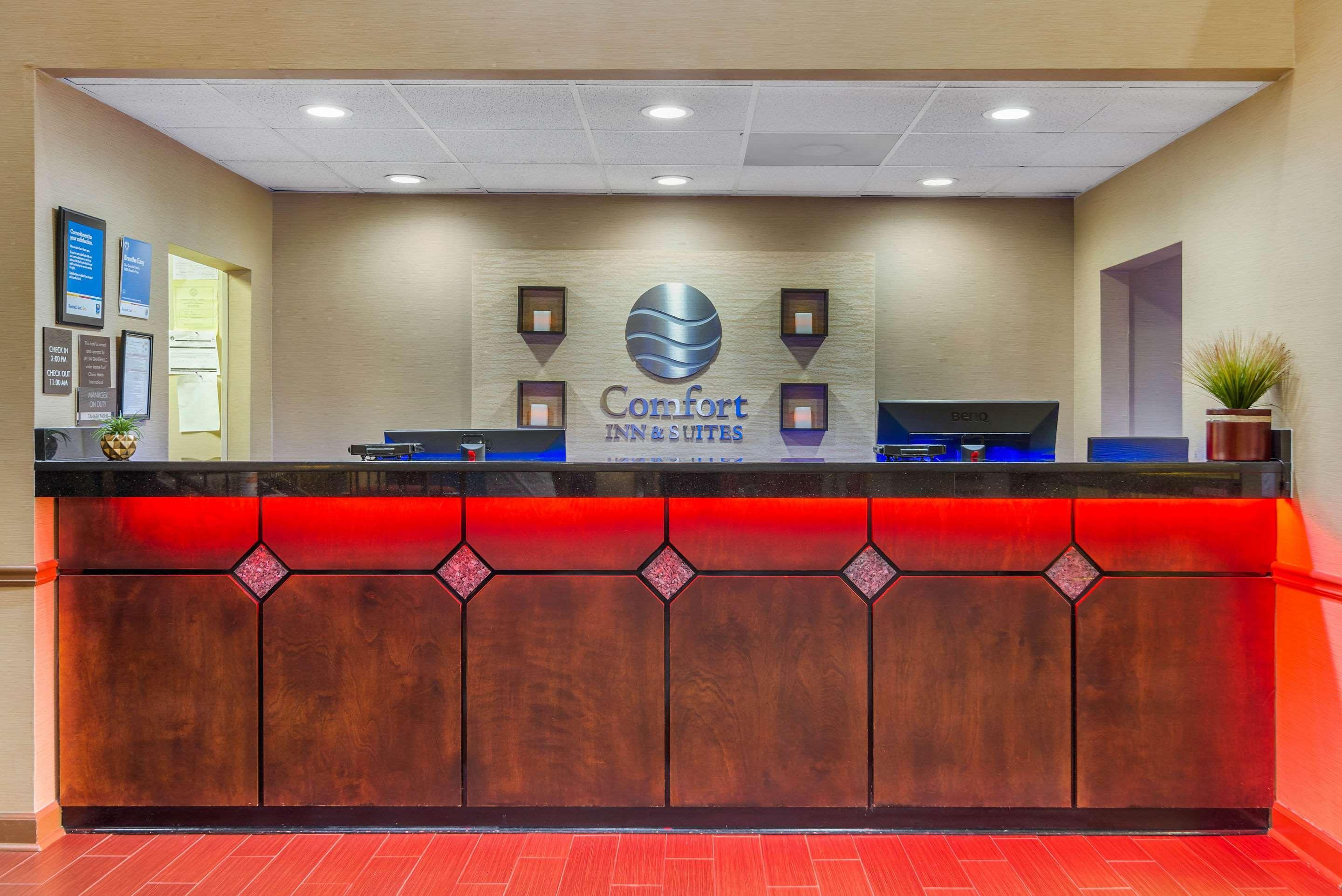 Comfort Inn & Suites Peachtree Corners Norcross Exterior photo